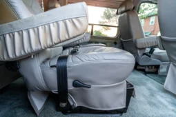 
										1998 Ford Econoline E-350 Power Stroke Conversion Van full									