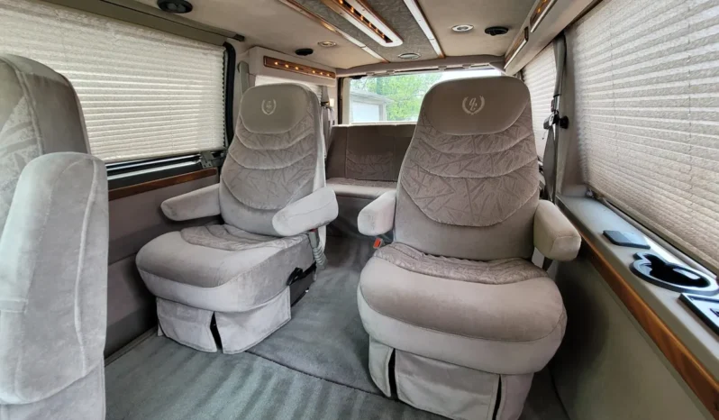 
								2002 Chevrolet Astro Quality Coaches Conversion Van full									