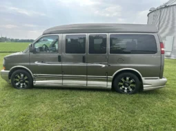 
										2004 GMC Savana 1500 Explorer Limited S Conversion Van full									