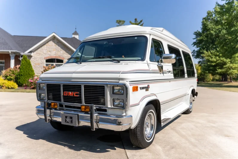 
								1991 GMC Vandura 2500 Starcraft Conversion Van full									