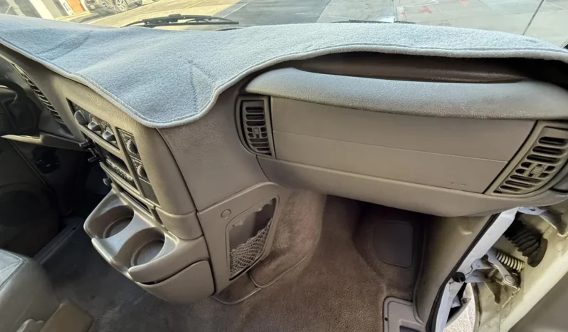 
								2000 Chevrolet Astro AWD full									