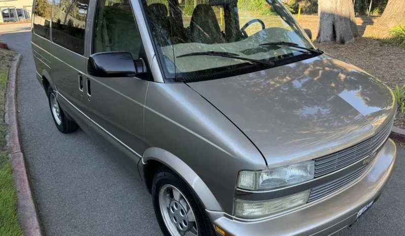 
								2003 Chevrolet Astro AWD full									
