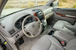 
										2004 Toyota Sienna XLE full									