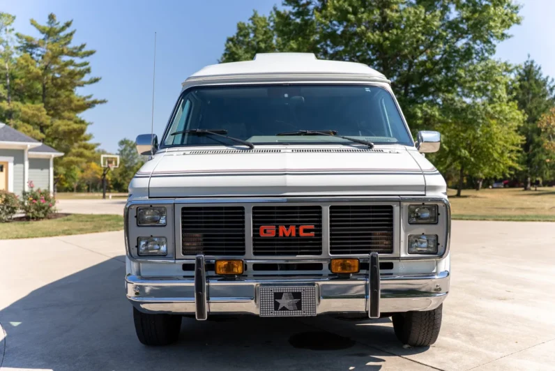 
								1991 GMC Vandura 2500 Starcraft Conversion Van full									
