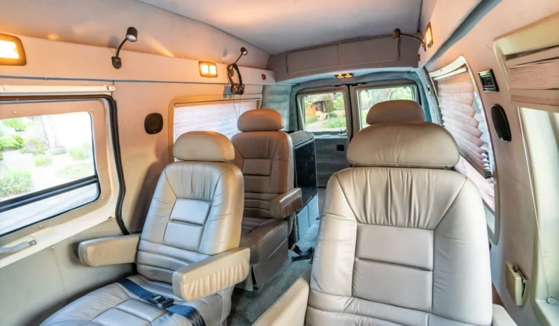
								1998 Ford Econoline E-350 Power Stroke Conversion Van full									