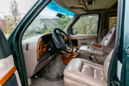 
										1994 Ford E-150 Econoline Starcraft Conversion Van full									