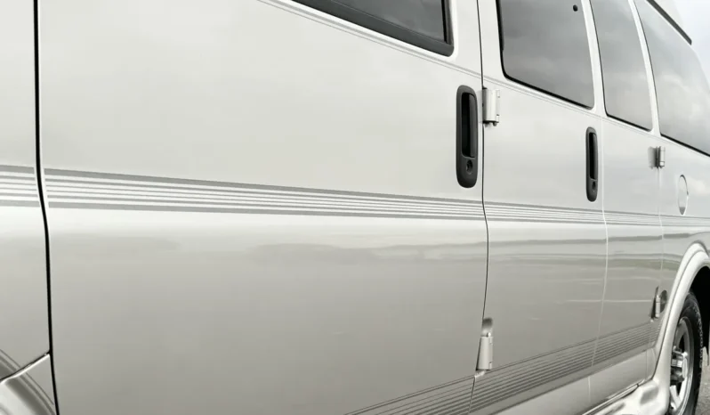 
								2006 Chevrolet Express Southern Comfort Conversion Van full									