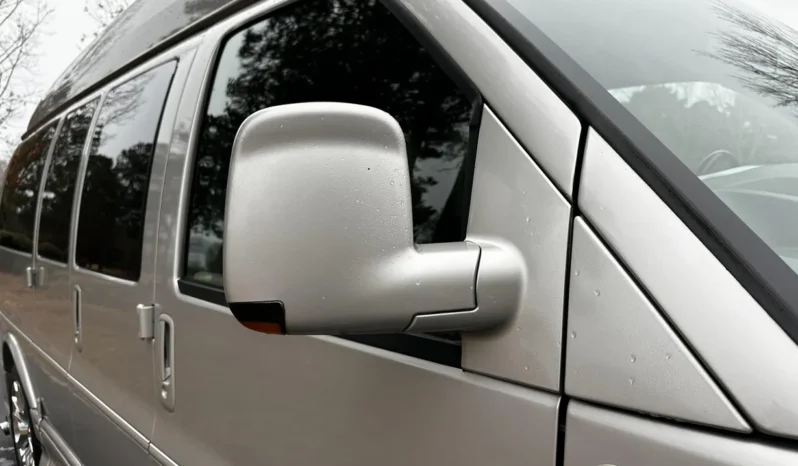 
								2008 GMC Savana 1500 AWD Conversion Van full									