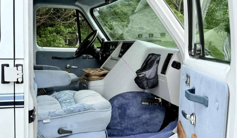 
								1995 Chevrolet G30 RV Conversion by Coachmen Vans full									