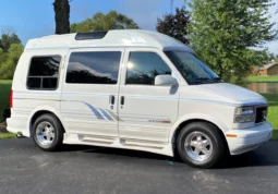 
										1995 GMC Safari AWD Conversion Van full									