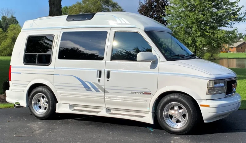 
								1995 GMC Safari AWD Conversion Van full									