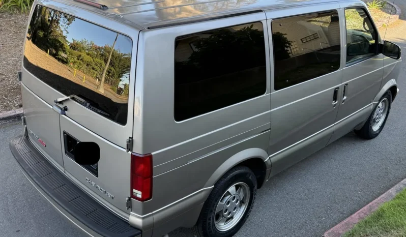 
								2003 Chevrolet Astro AWD full									