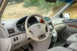 
										2004 Toyota Sienna XLE full									
