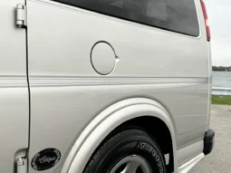
										2006 Chevrolet Express Southern Comfort Conversion Van full									