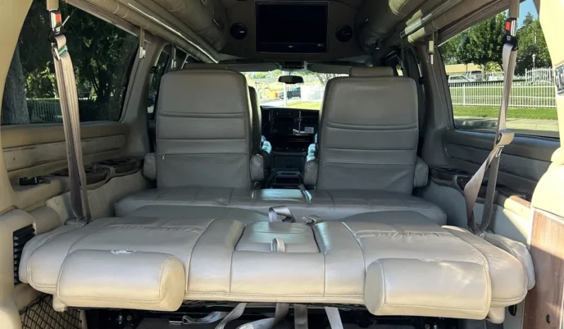 
								2007 Chevrolet Express Explorer Limited SE Conversion Van full									