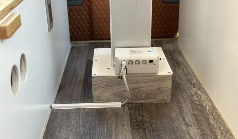 
								2013 Mercedes-Benz Sprinter 2500 Camper Conversion full									