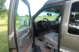 
										2004 GMC Savana 1500 Explorer Limited S Conversion Van full									