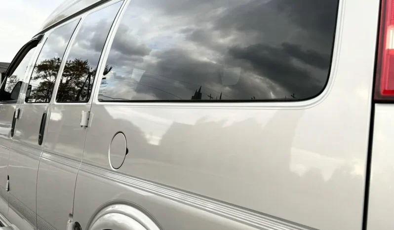
								2006 Chevrolet Express Southern Comfort Conversion Van full									