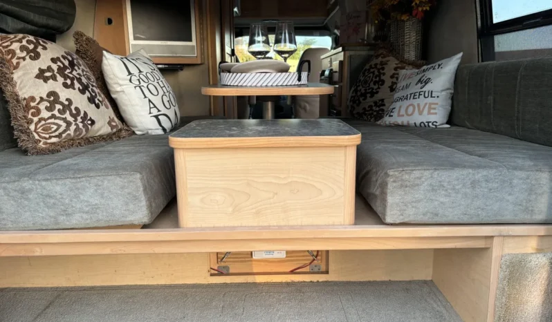 
								2006 Pleasure-Way Excel TD E-350 Class B Motorhome full									