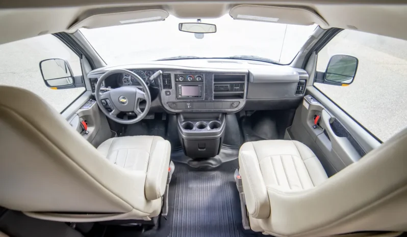 
								2010 Chevrolet Express 3500 Airstream Avenue Class B Coach full									