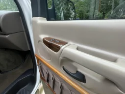 
										1999 Ford Econoline E-150 Sherrod Conversion Van full									