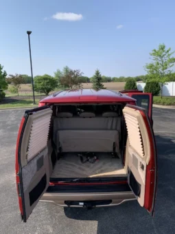 
										2001 Ford Econoline E-350 Super Duty Waldoch Conversion Van full									