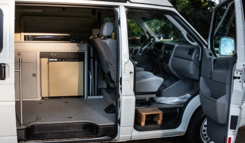 
								2001 Volkswagen EuroVan Winnebago Camper full									