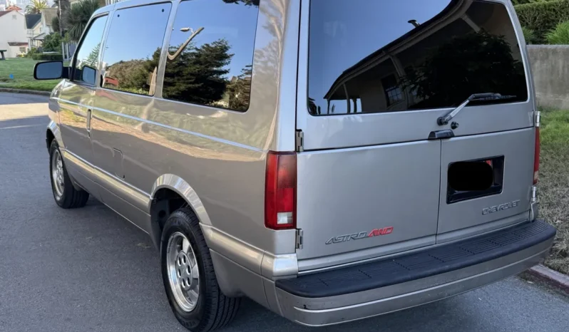 
								2003 Chevrolet Astro AWD full									