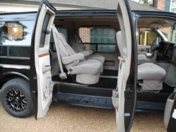 
										2003 GMC Savana G1500 Regency Conversion Van full									