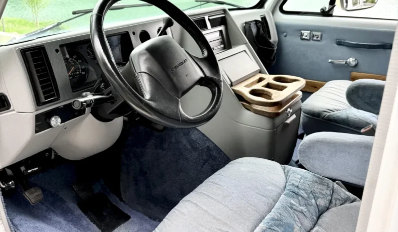
								1995 Chevrolet G30 RV Conversion by Coachmen Vans full									