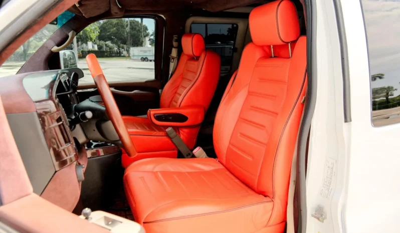 
								2013 GMC Savana G2500 Explorer Conversion Van full									