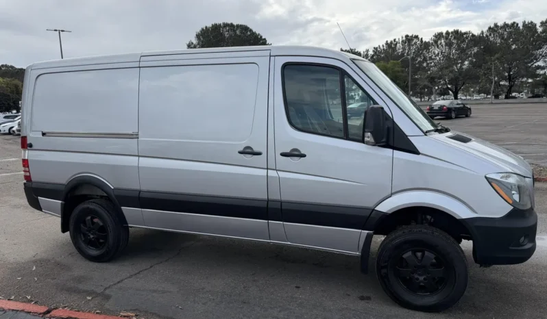 
								2015 Mercedes-Benz Sprinter 2500 4×4 Cargo Van full									