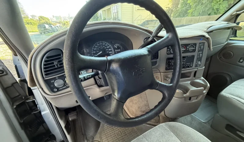
								2003 Chevrolet Astro AWD full									