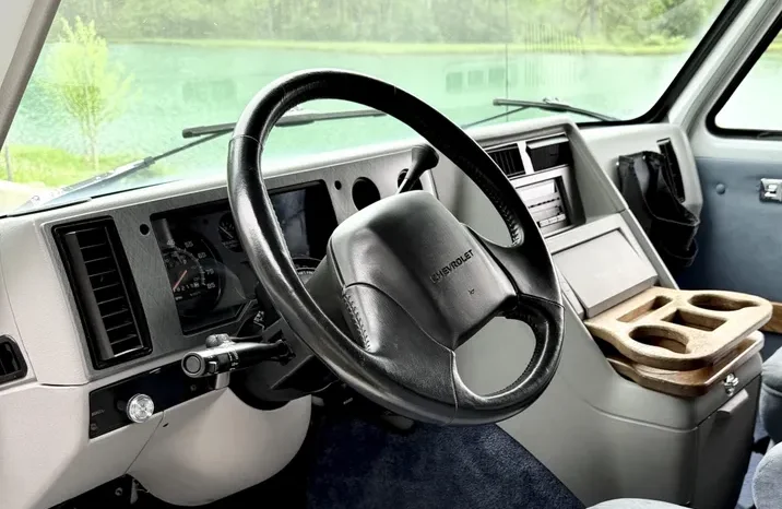 
								1995 Chevrolet G30 RV Conversion by Coachmen Vans full									