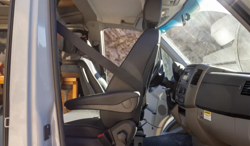 
								2018 Mercedes-Benz Sprinter Sportsmobile Camper full									