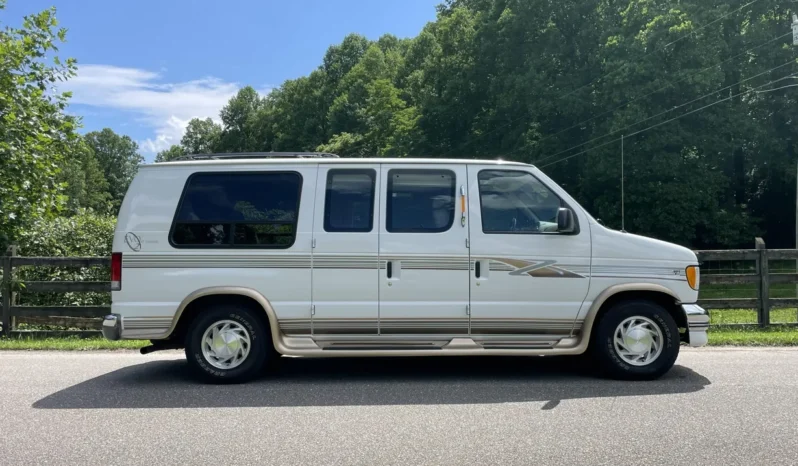 
								1999 Ford Econoline E-150 Sherrod Conversion Van full									