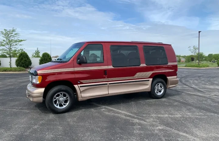 
								2001 Ford Econoline E-350 Super Duty Waldoch Conversion Van full									