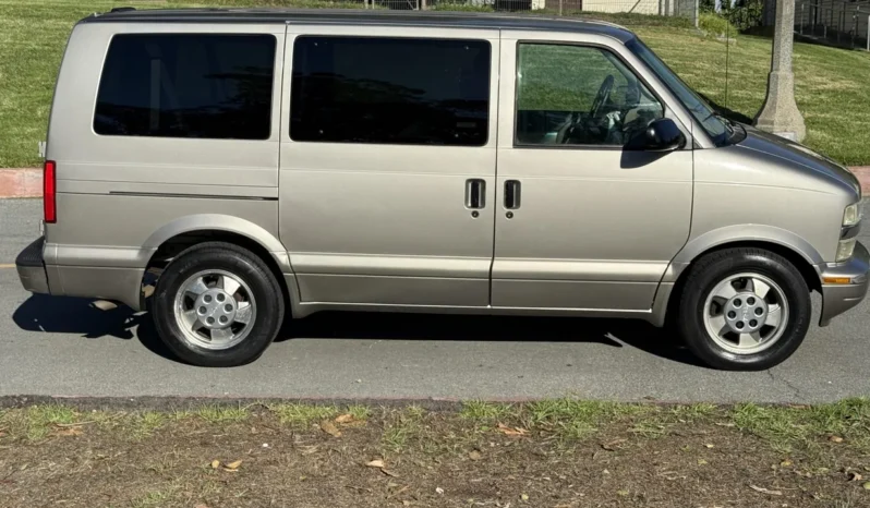 
								2003 Chevrolet Astro AWD full									