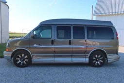 
										2004 GMC Savana 1500 Explorer Limited S Conversion Van full									