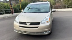 
										2004 Toyota Sienna XLE full									