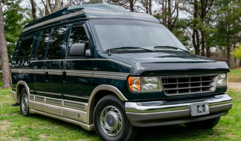
								1994 Ford E-150 Econoline Starcraft Conversion Van full									