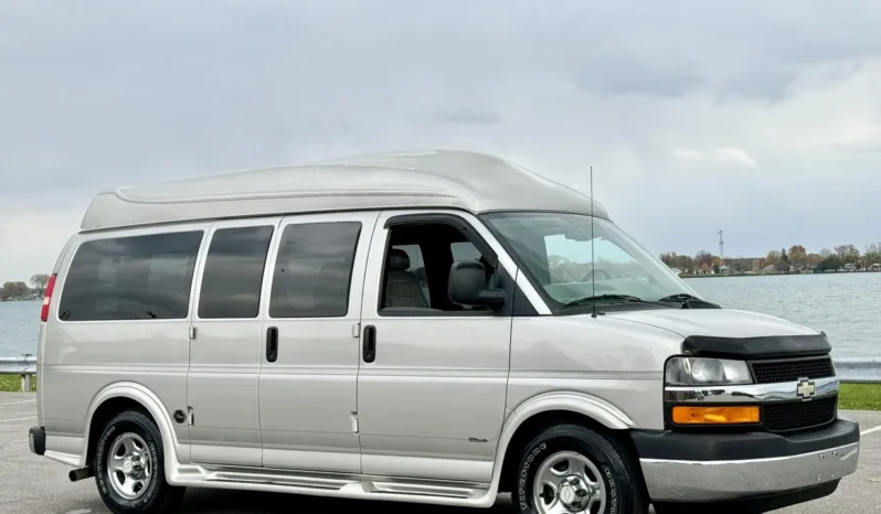 
								2006 Chevrolet Express Southern Comfort Conversion Van full									
