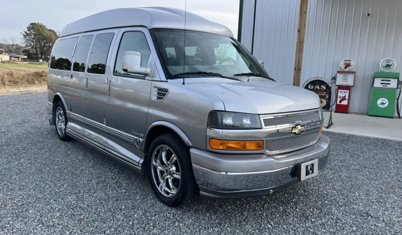 
								2010 Chevrolet Express Explorer Limited SE Conversion Van full									