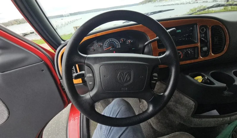 
								2001 Dodge Ram 1500 DMC Conversion Van full									