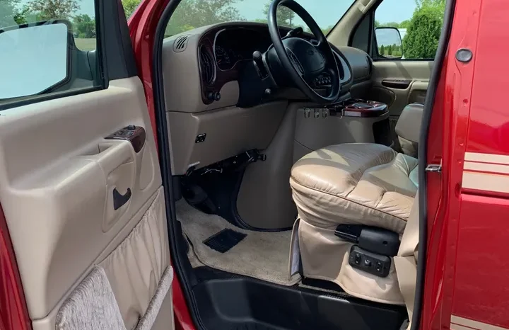 
								2001 Ford Econoline E-350 Super Duty Waldoch Conversion Van full									