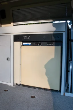 
										2001 Volkswagen EuroVan Winnebago Camper full									
