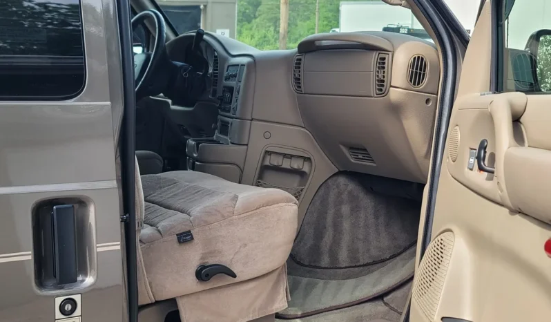 
								2002 Chevrolet Astro Quality Coaches Conversion Van full									