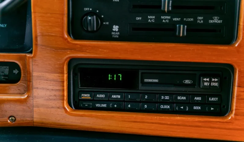 
								1994 Ford E-150 Econoline Starcraft Conversion Van full									