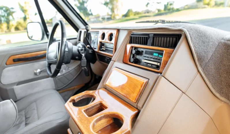 
								1995 Chevrolet G20 Conversion Van full									