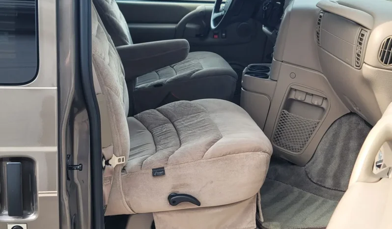 
								2002 Chevrolet Astro Quality Coaches Conversion Van full									